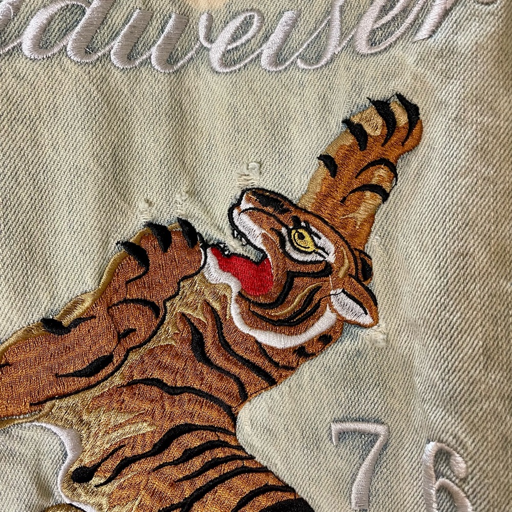 Rare Budweiser Distressed Light Blue Denim Jacket w/Embroidered Tiger Size M/L - Picture 8 of 16